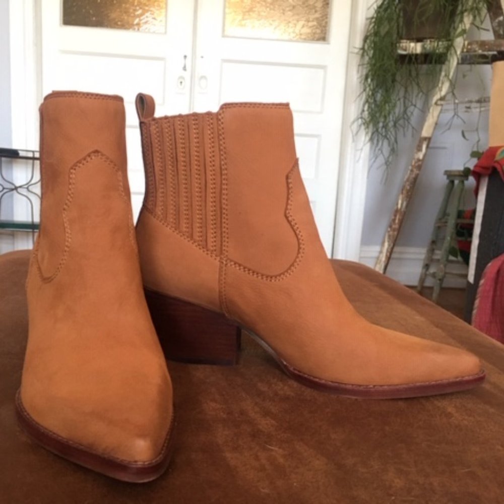 SUVI BOOTIES IN BROWN by Dolce Vita